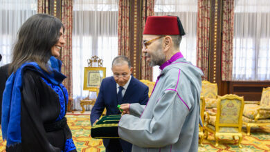 استقبل صاحب الجلالة الملك محمد السادس، نصره الله، يوم الاثنين بالقصر الملكي بالرباط، المتسلقة المغربية نوال صفنضلة، وذلك عقب نجاحها في تسلق قمتي إيفرست ولوتسي في إنجاز واحد.